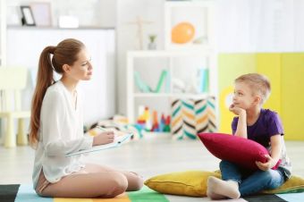 ÇOCUKLARDA DİKKAT EKSİKLİĞİ